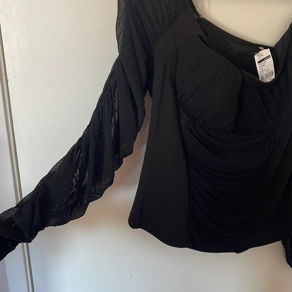 Black Top - Picture 2 of 3